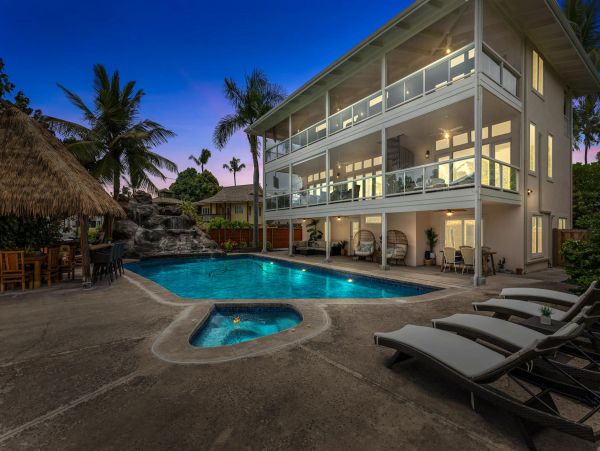 Beautiful 5 bedroom Property in Kona