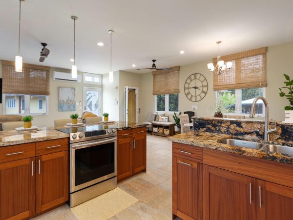 Beautiful 5 bedroom Property in Kona