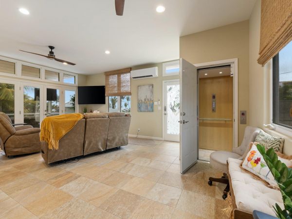 Beautiful 5 bedroom Property in Kona