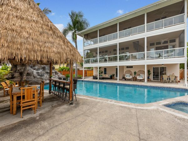 Beautiful 5 bedroom Property in Kona