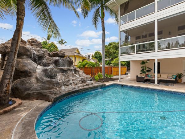 Beautiful 5 bedroom Property in Kona
