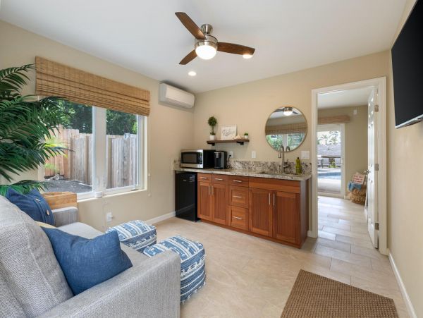 Beautiful 5 bedroom Property in Kona