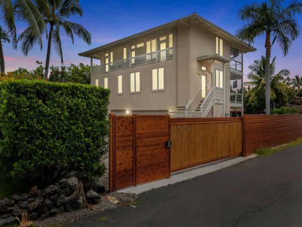 Beautiful 5 bedroom Property in Kona