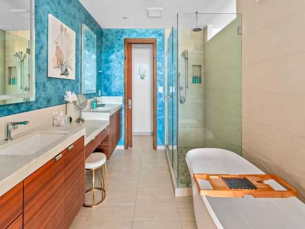 Oceanfront Two Bedroom Vacation Villa in Poipu
