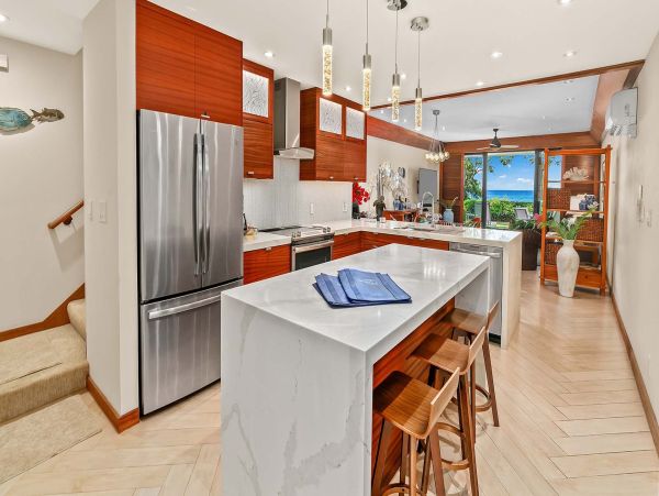 Oceanfront Two Bedroom Vacation Villa in Poipu