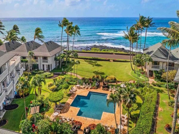 Oceanfront Two Bedroom Vacation Villa in Poipu