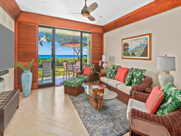 Oceanfront Two Bedroom Vacation Villa in Poipu