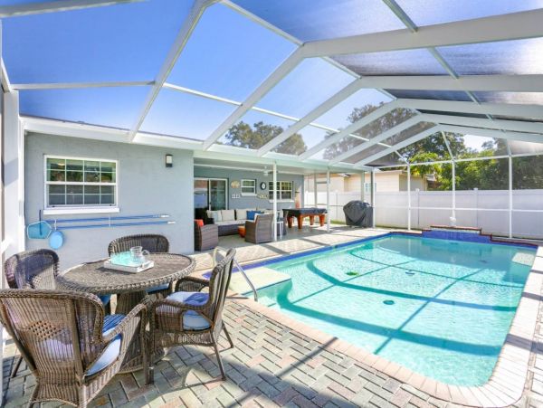 Private Caged Pool Vacation Home Five Bedrooms