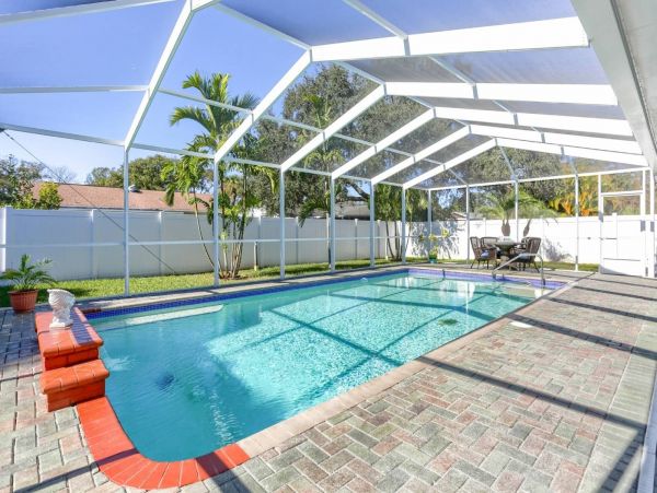 Private Caged Pool Vacation Home Five Bedrooms