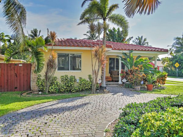 Charming Vacation Rental Home with Private Pool & Spa