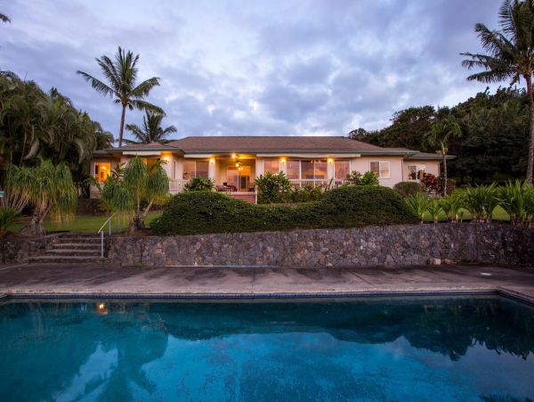 Luxury Vacation Home in Maui with Pool and Spectacular Views
