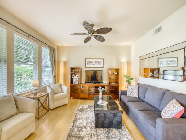 Sunny Golfside Retreat Near the Beach