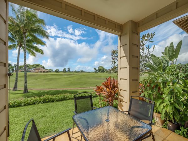 Sunny Golfside Retreat Near the Beach
