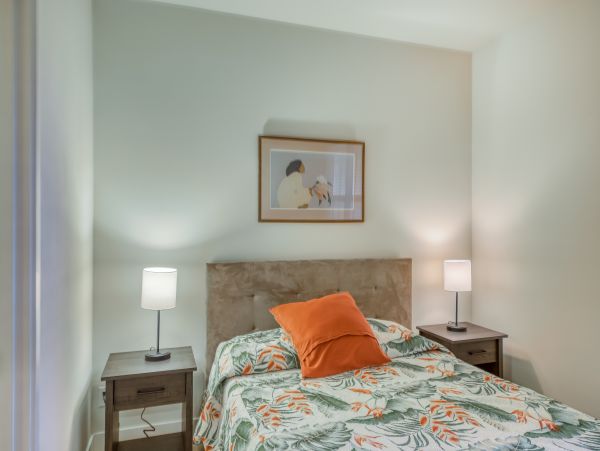 Sunny Golfside Retreat Near the Beach