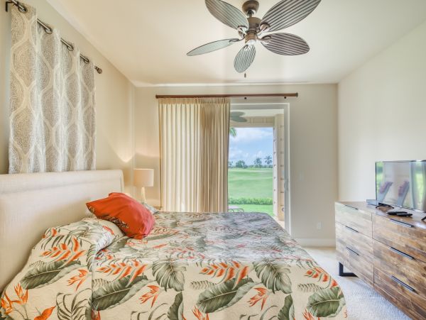 Sunny Golfside Retreat Near the Beach