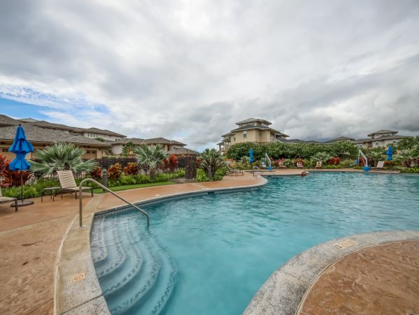 Sunny Golfside Retreat Near the Beach