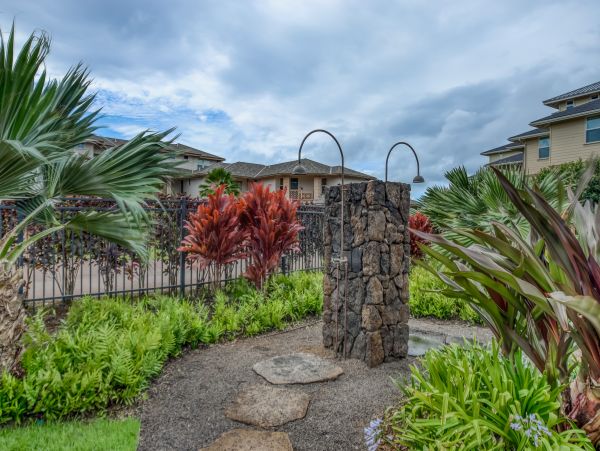 Sunny Golfside Retreat Near the Beach