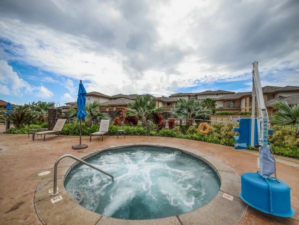 Sunny Golfside Retreat Near the Beach