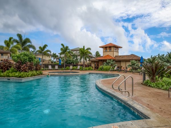 Sunny Golfside Retreat Near the Beach
