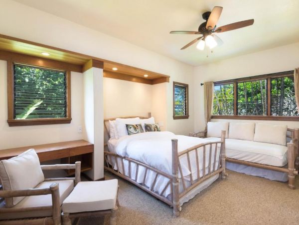 Anini Beach Five Bedroom Rental Home 225 feet from the Ocean.