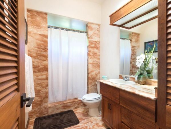 Anini Beach Five Bedroom Rental Home 225 feet from the Ocean.