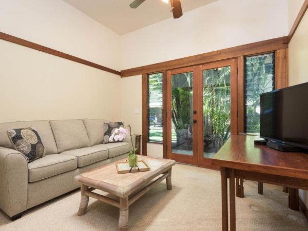 Anini Beach Five Bedroom Rental Home 225 feet from the Ocean.