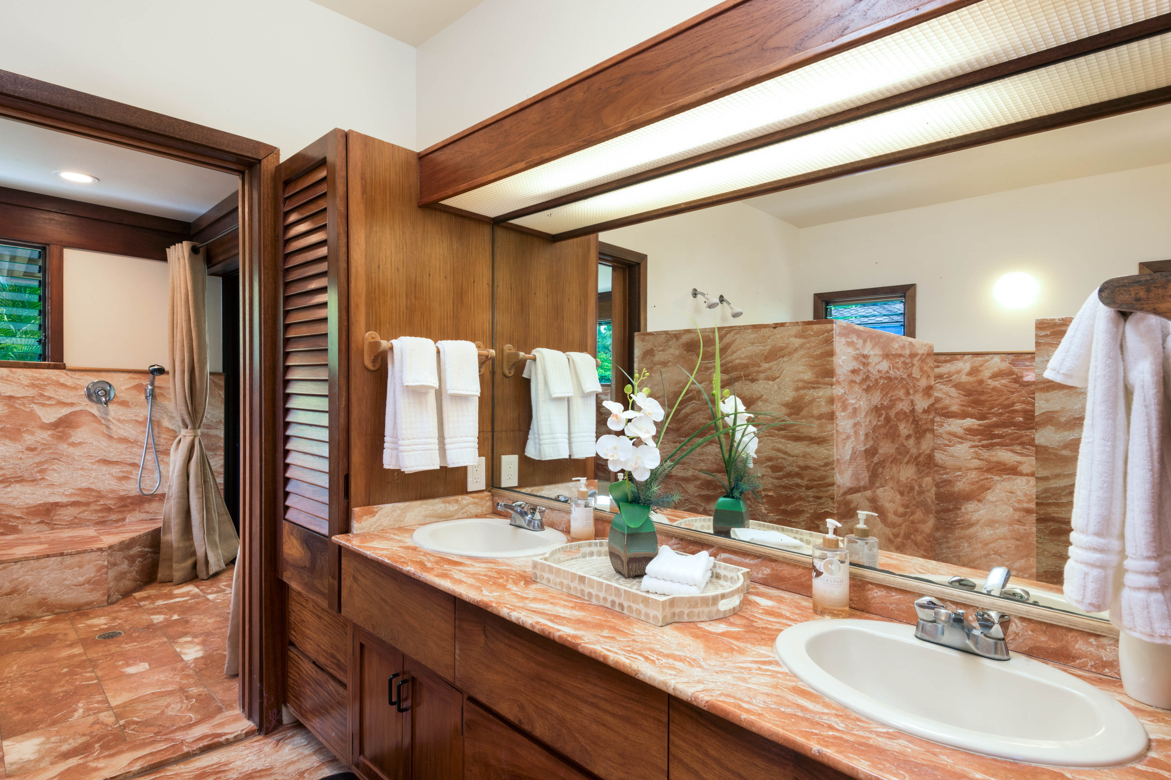 Anini Beach Five Bedroom Rental Home 225 feet from the Ocean.