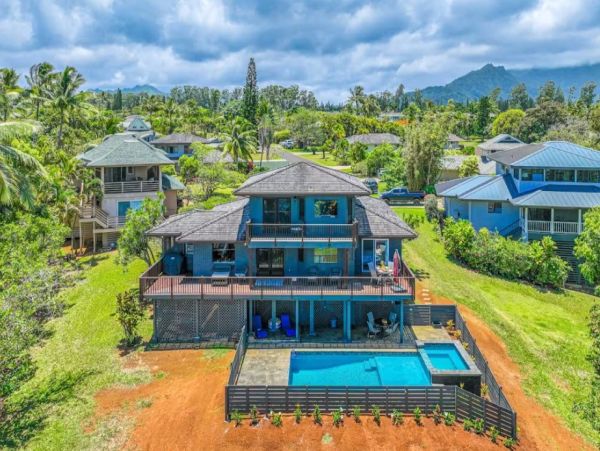 Princeville Ocean View Three Bedroom Modern Retreat