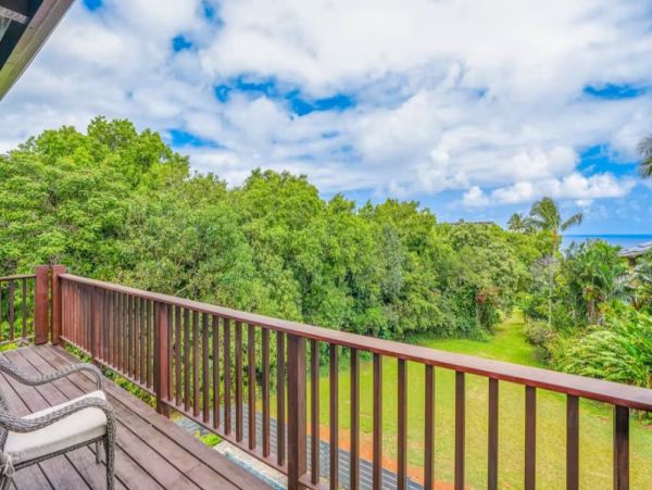 Princeville Ocean View Three Bedroom Modern Retreat