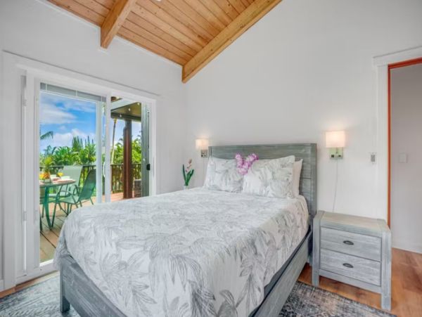 Princeville Ocean View Three Bedroom Modern Retreat