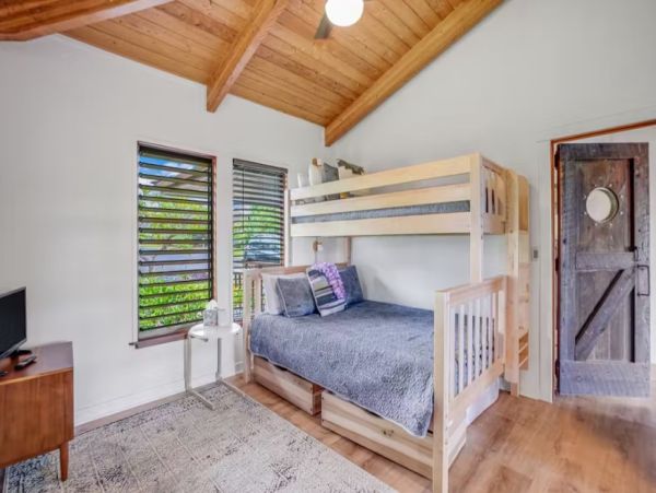 Princeville Ocean View Three Bedroom Modern Retreat