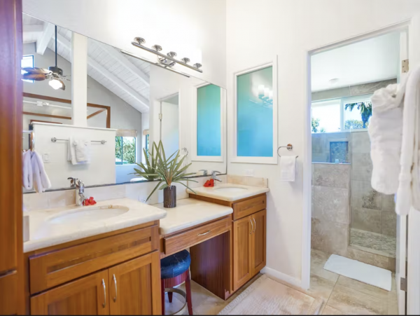 Luxury 4 Bedroom Vacation House in Princeville