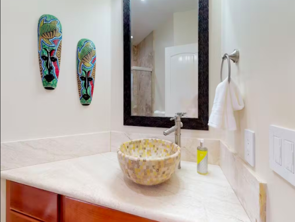 Exquisite Custom Home in Princeville with Luxurious Amenities and Tropical Elegance