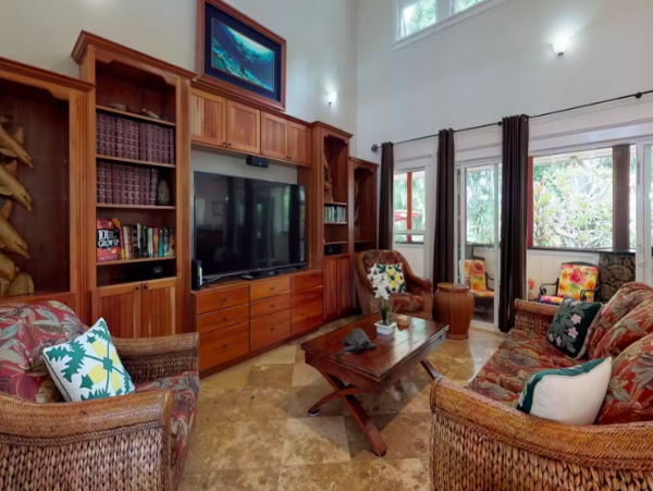 Exquisite Custom Home in Princeville with Luxurious Amenities and Tropical Elegance