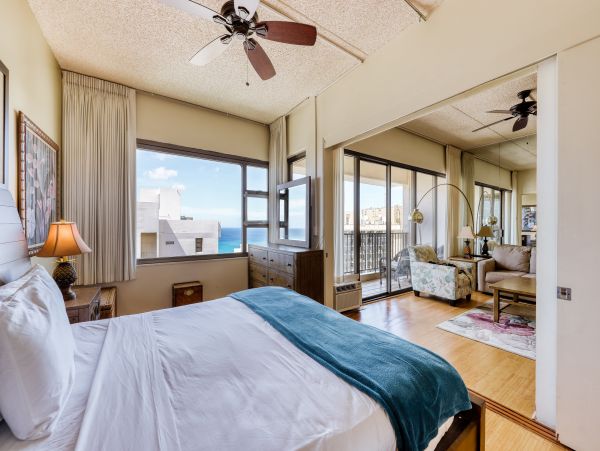Stunning Waikiki Condo
