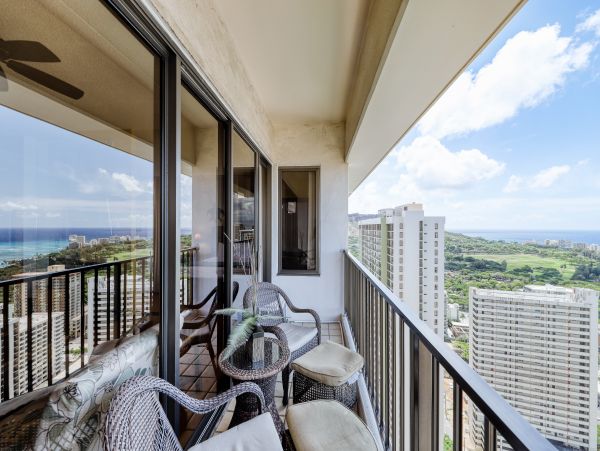 Stunning Waikiki Condo