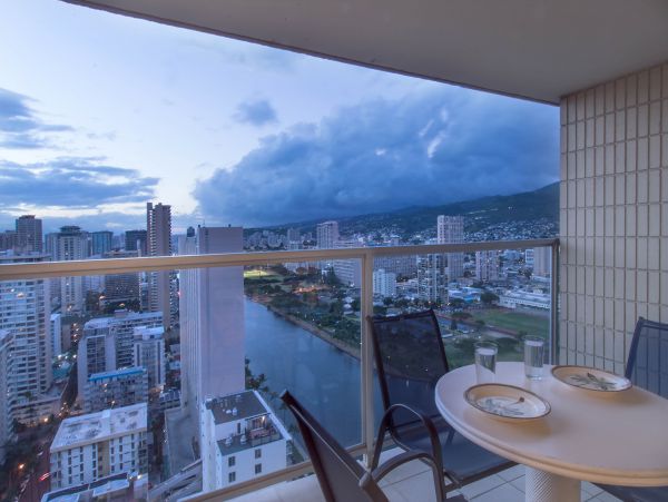 Honolulu Diamond Head Kahala Condo 970320