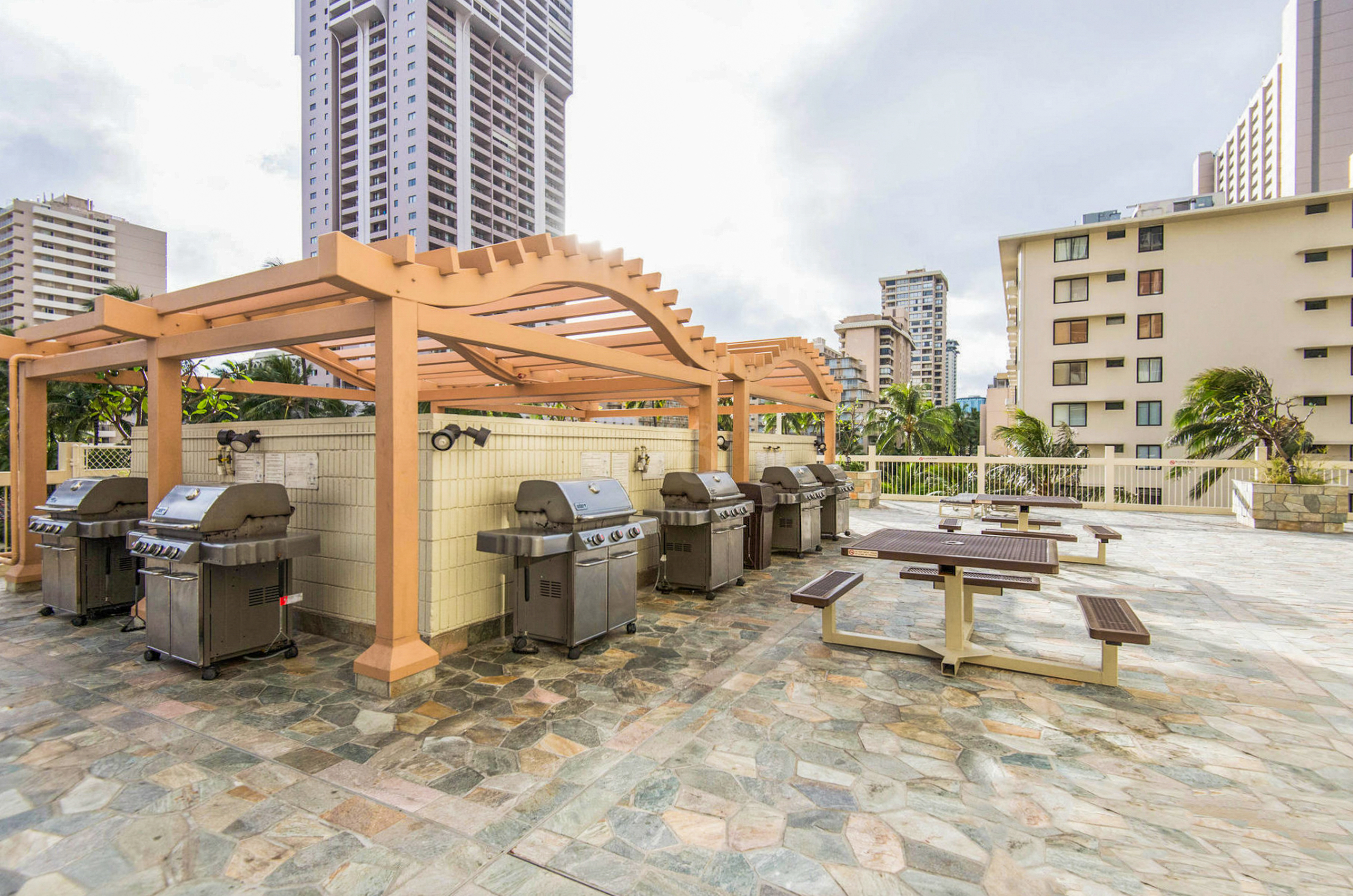Honolulu Diamond Head Kahala Condo 970320