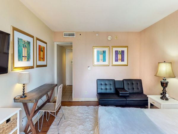 Honolulu Diamond Head Kahala Condo 970324