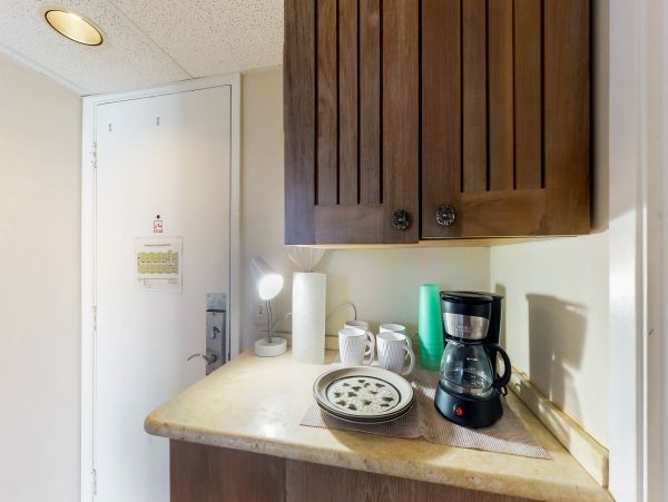 Honolulu Diamond Head Kahala Condo 970324