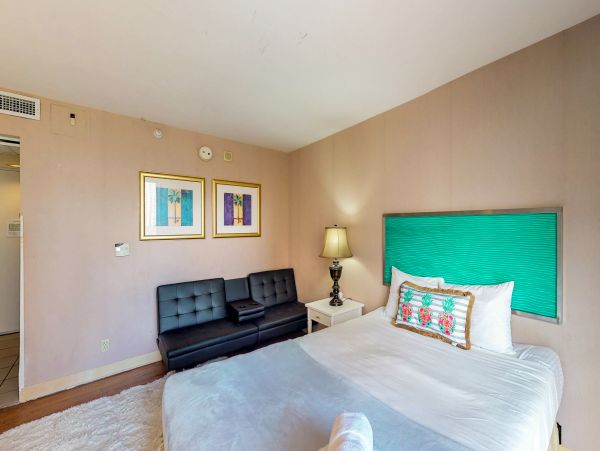 Honolulu Diamond Head Kahala Condo 970324