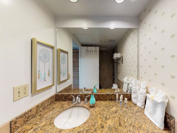 Honolulu Diamond Head Kahala Condo 970324