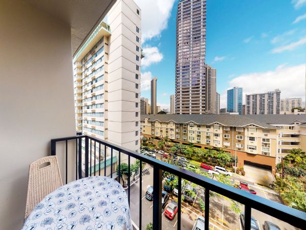 Honolulu Diamond Head Kahala Condo 970324
