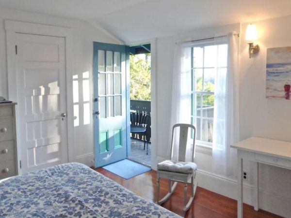 Forty Acre Maine  Estate Plus Guests´ Houses