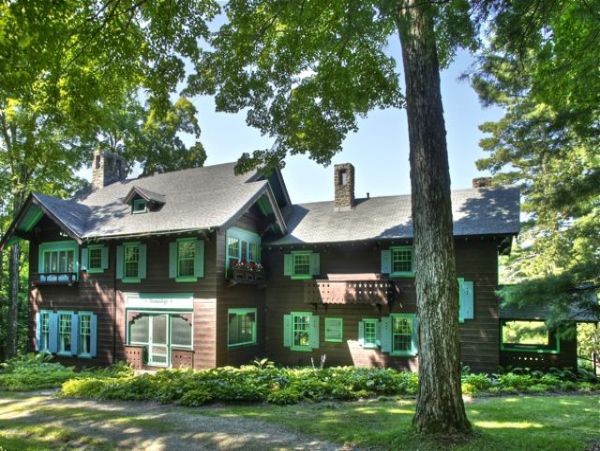 Forty Acre Maine  Estate Plus Guests´ Houses