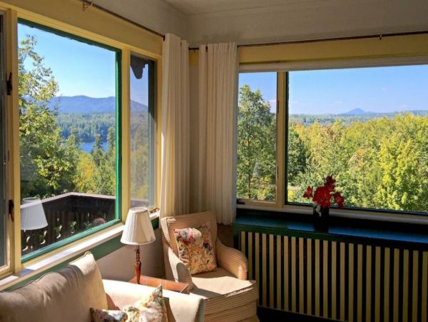 Forty Acre Maine  Estate Plus Guests´ Houses