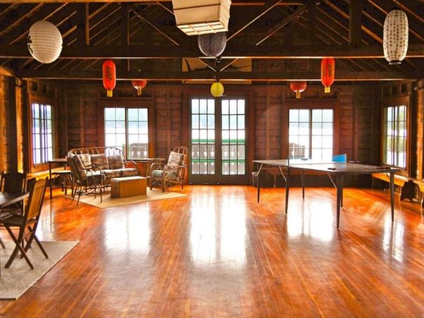 Forty Acre Maine  Estate Plus Guests´ Houses