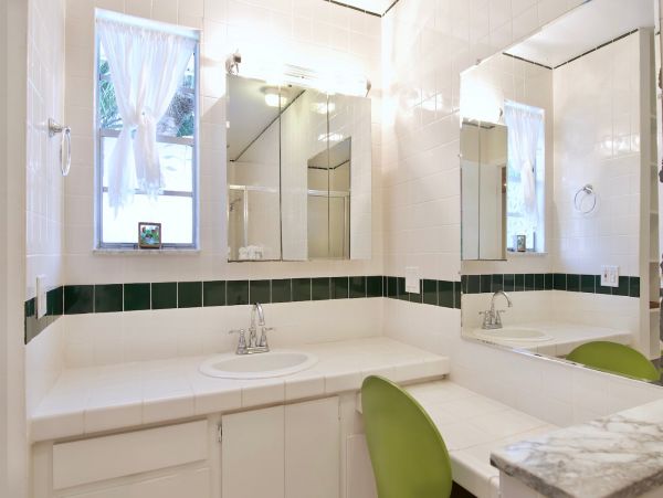 Beachside Four Bedroom Family Home in Fort Myers Sleeps 10