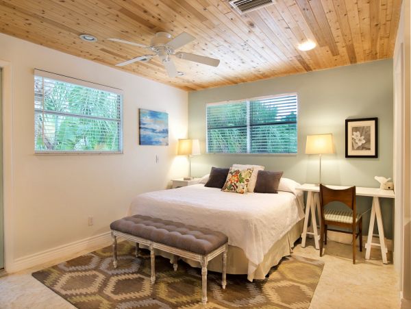 Beachside Four Bedroom Family Home in Fort Myers Sleeps 10