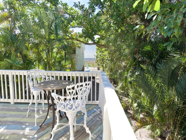 Beachside Four Bedroom Family Home in Fort Myers Sleeps 10
